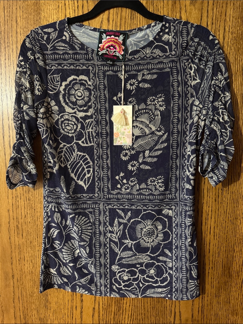 NWT Johnny Was Navy and Cream Rushed Sleeve Mesh Top SIZE L